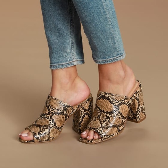 Brand New Lulu’s Peed Toed Mules - Picture 1 of 2